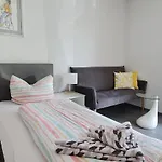 Yanev- Apartament