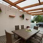 Yanev- Apartament