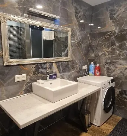 Yanev- Hof Apartment