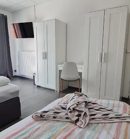 Yanev- Hof Apartment *