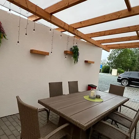 Yanev- Hof Apartment